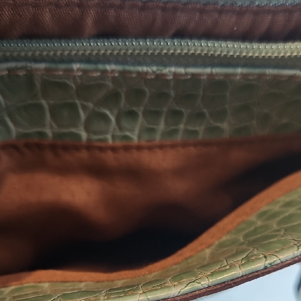 Chic Mint Green Crocodile-Embossed Shoulder Bag CLEARANCE - Picture 8 of 8